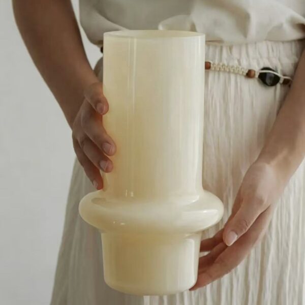 hold the cream white vase